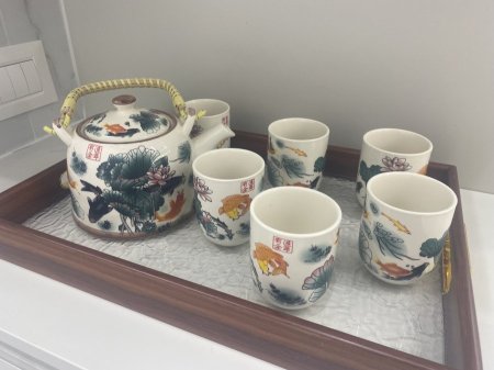 ابريق مميز مع 6 كاسات