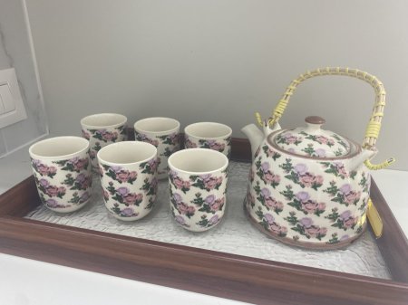 ابريق مميز مع 6 كاسات