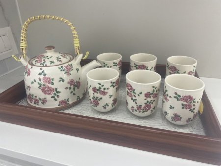 ابريق مميز مع 6 كاسات